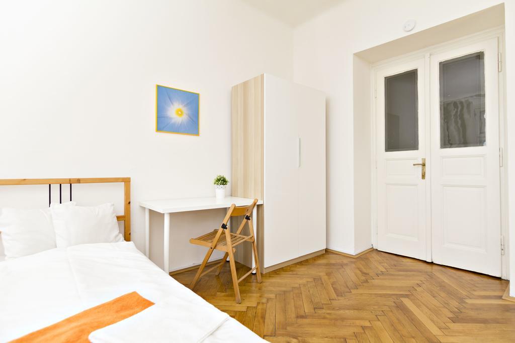 Apartments With 2 Bathrooms- 5 Minutes From Old Town - 102 M2 Praga Exterior foto