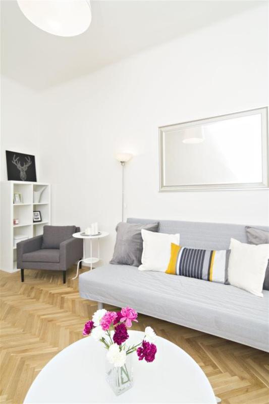 Apartments With 2 Bathrooms- 5 Minutes From Old Town - 102 M2 Praga Exterior foto